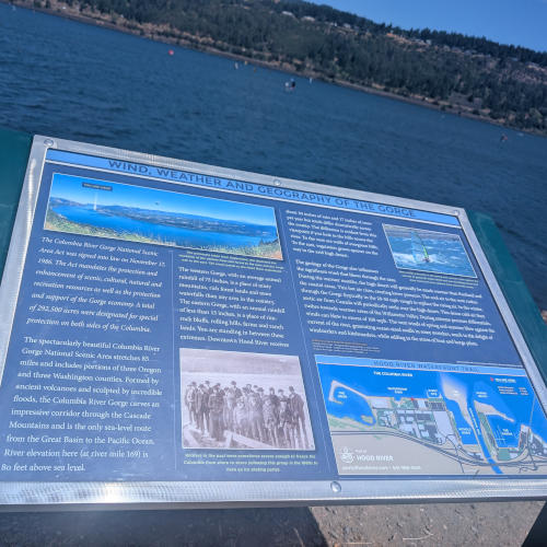 columbia-river-hood-river_sign2