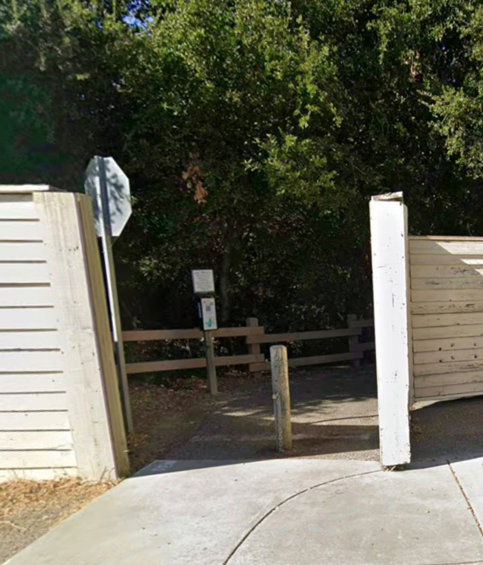 entrance to Saratoga trail2